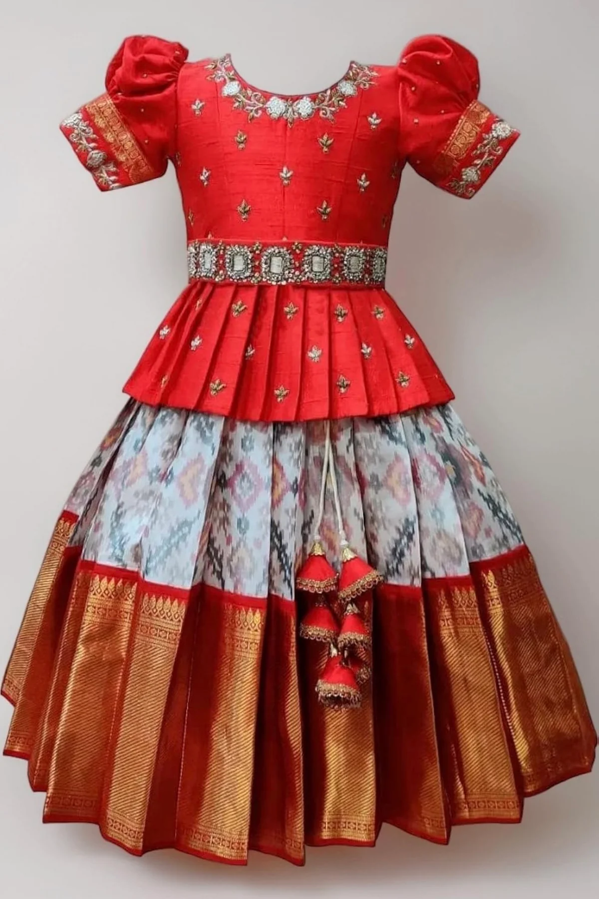 Girls Silk Blend Readymade Pattu Pavadai / Lehenga Choli- 3-5 Y
